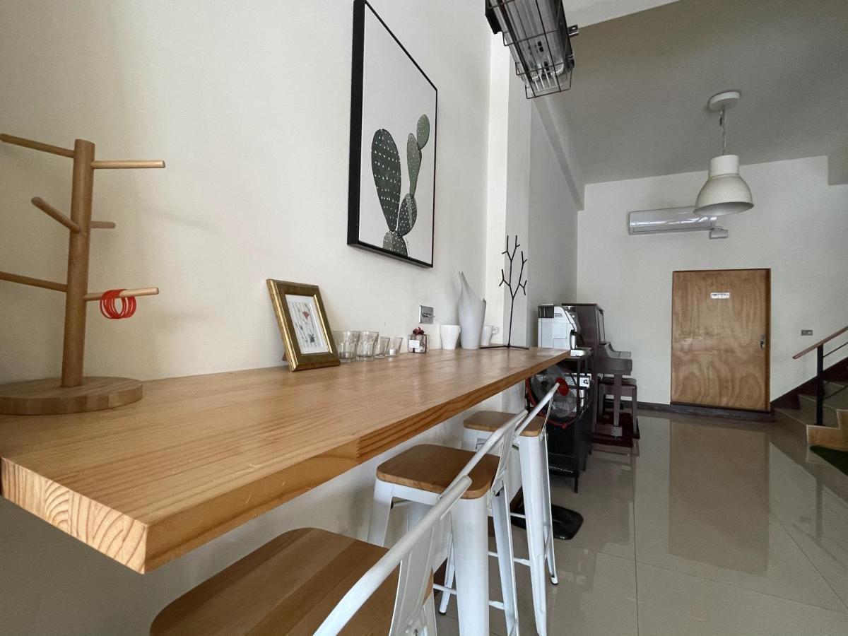 廷海特潮流民宿 L 近鐵花村 L 自助入住 Taitung Ngoại thất bức ảnh